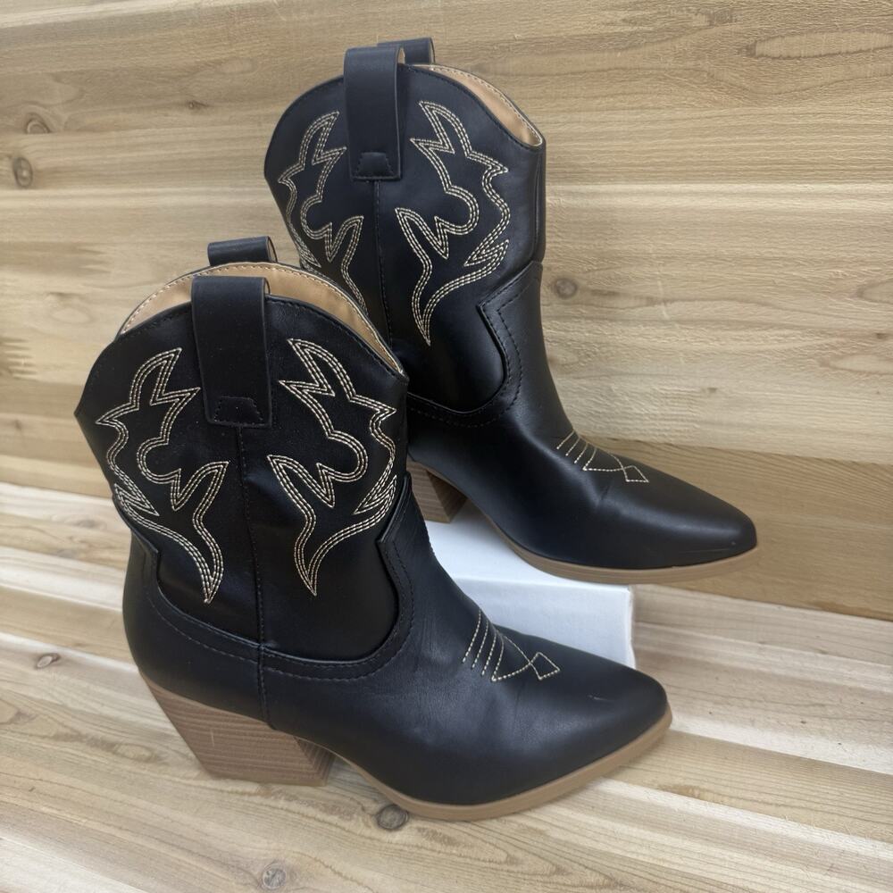 Soda Cowboy Western Stitched Ankle Boots Pointy Toe Booties Women’s Size 7.5
